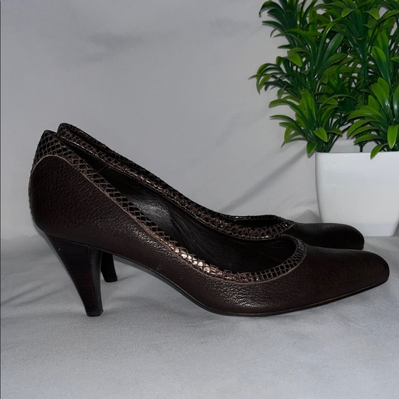 ChicLeather Women's Heels used good condition - Picture 4 of 16